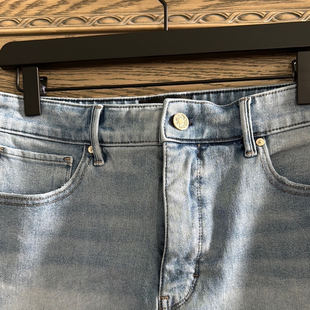 Women's Denim Shorts - Picture 2 of 6